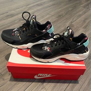 Nike Air Huarache Aloha